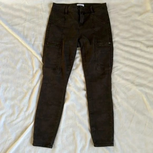pistola Pants - Pistola Hannah Cargo Skinny Pants size 26 with faint camo pattern